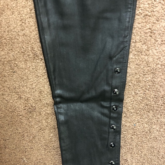 EUC GAP Black Coated Skinny Ankle Snap Jeans inner cozy 30 - Picture 5 of 7
